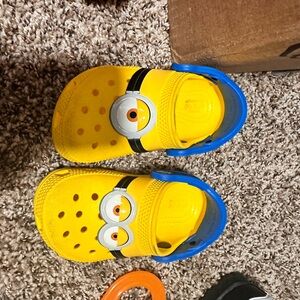 Minion crocs